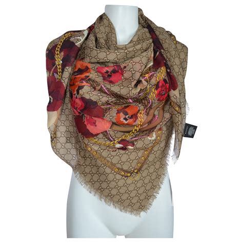 fermacoda gucci|Gucci floral scarf.